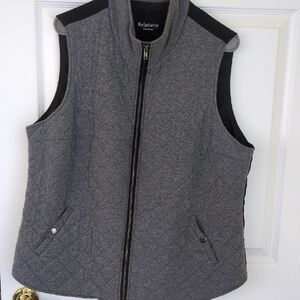 Relativity Women's Quilted Gray and Black Vest Sz 2x